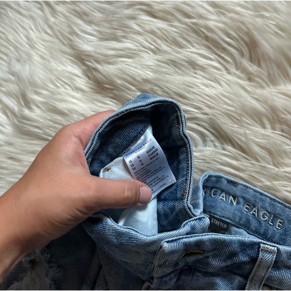 AMERICAN EAGLE Curvy Mom Jeans - Picture 4 of 6